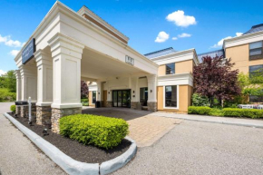 Отель The Crossroads Hotel - Newburgh, Ascend Hotel Collection  Ньюберг